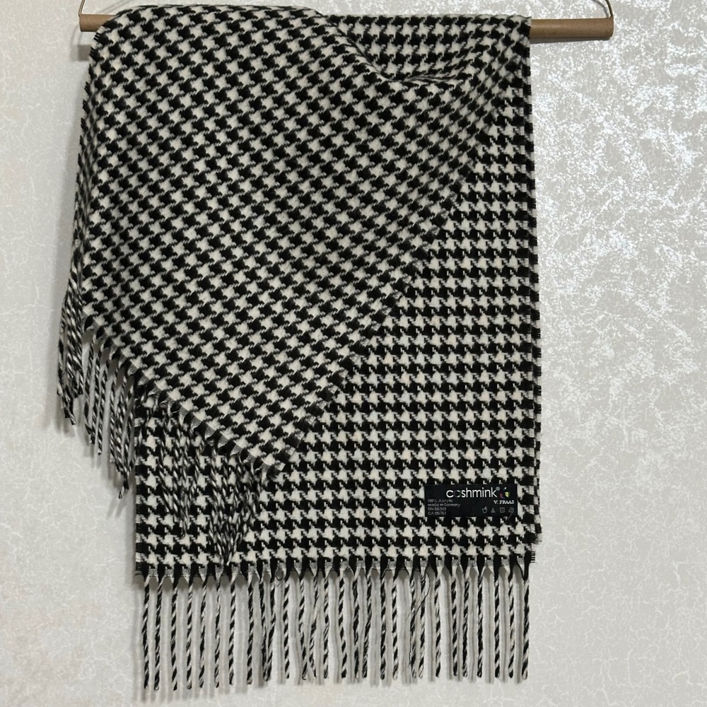 V. Fraas Cashmink Scarf Houndstooth Pattern Fringe Black & White Preppy OS